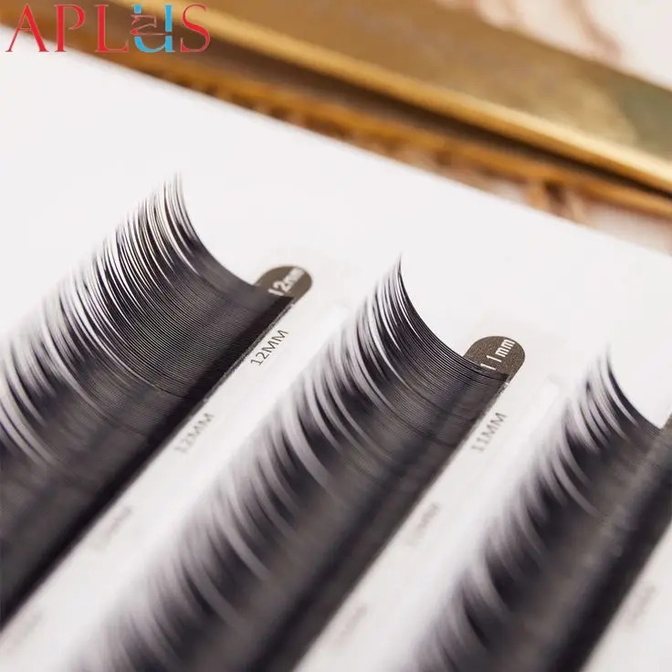 Silk Lashes: Lightweight, flexible, and offer a soft, comfortable feel.