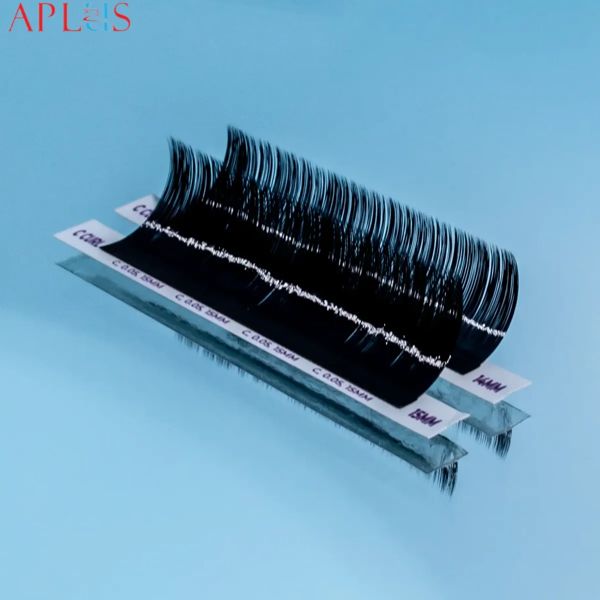 0.05 volume lashes are suitable for clients who want dramatic lash thickness.