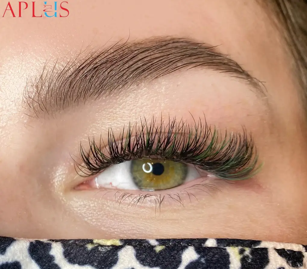 Volume Color Lashes C Curl 0.07 offers a striking beauty with a gentle C curl