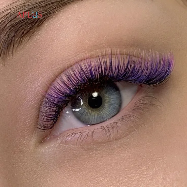 Salons can charge premium prices for custom lash applications incorporating colored lashes