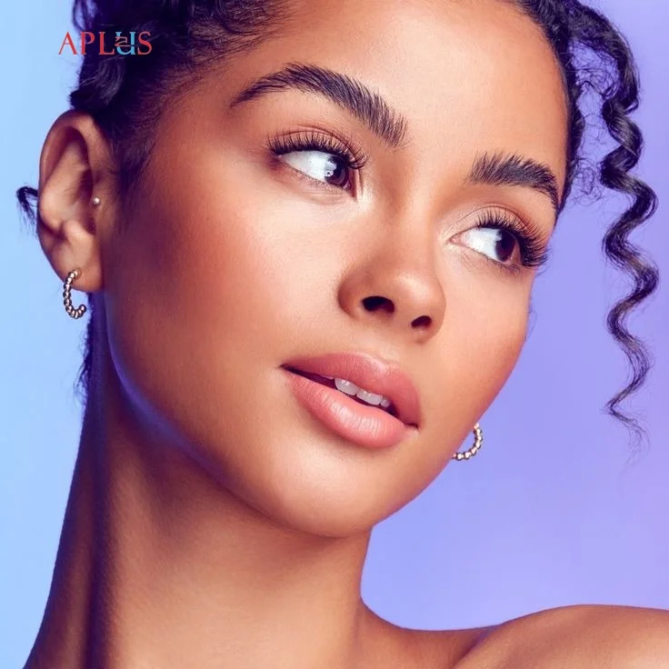 The popularity of short eyelashes has grown in response to the rise of natural beauty trends