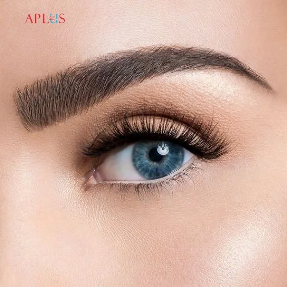 Short eyelashes also come in different curl types