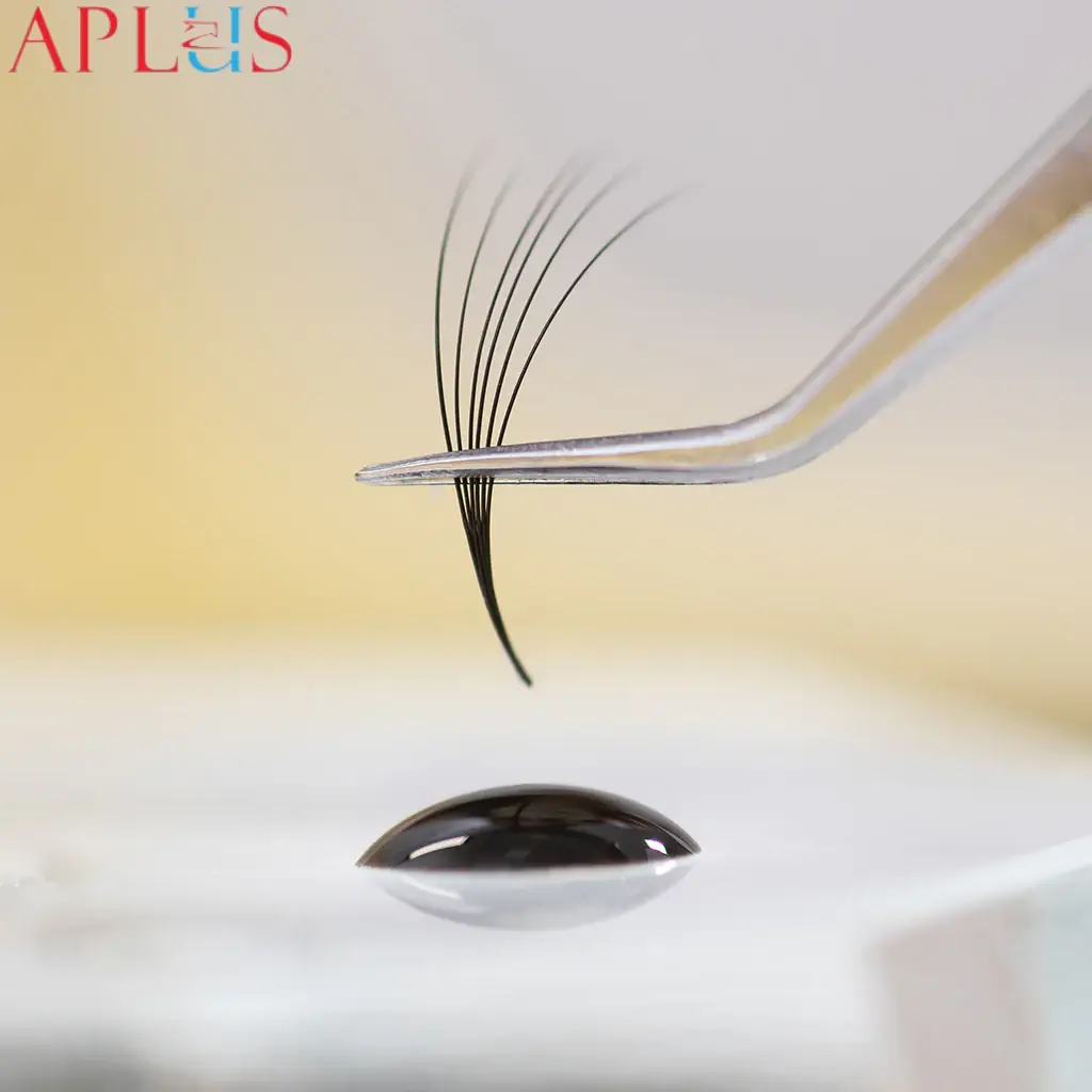 For optimal adhesion, lash artists must adjust their glue choice based on humidity levels